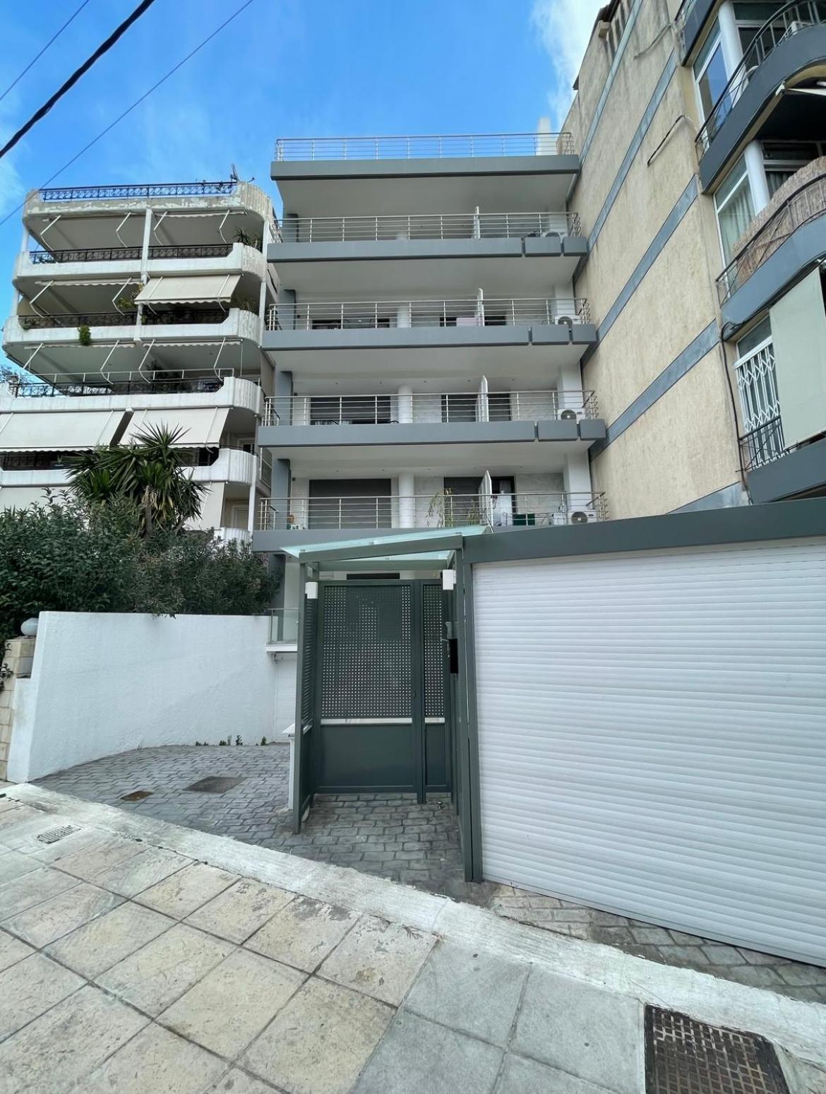 Stylish Spacious Apartment In Palaio Faliro Atenas Exterior foto