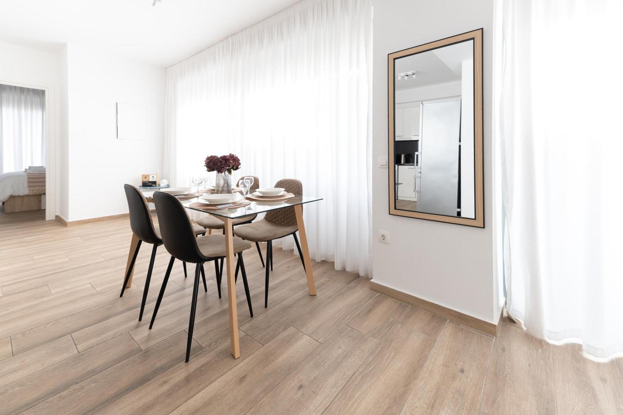 Stylish Spacious Apartment In Palaio Faliro Atenas Exterior foto