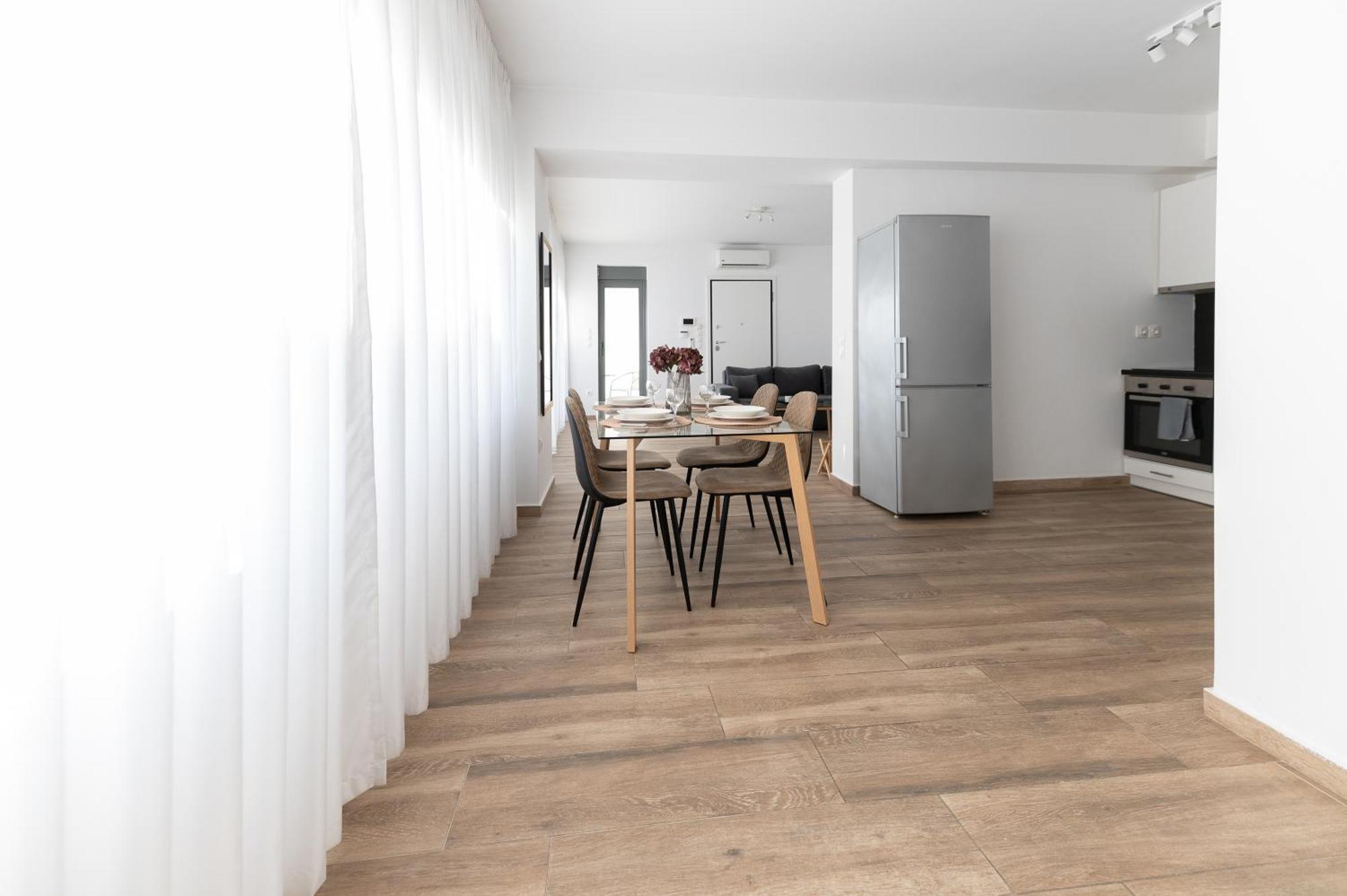 Stylish Spacious Apartment In Palaio Faliro Atenas Exterior foto